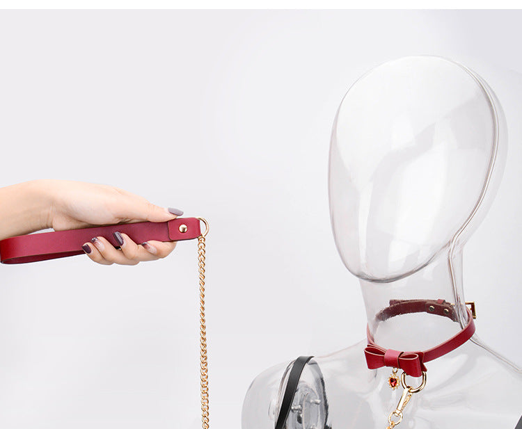 Elegant Leather Collar with Bow Pendant and Leash